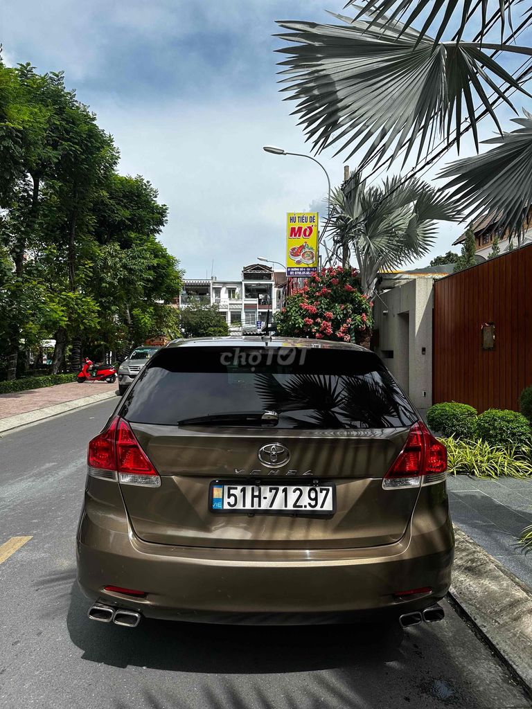 Tôi cần bán xe nhà chính chủ Venza 2009 nguyên zin. Mua bán Ô tô tại Quận 1 Tp Hồ Chí Minh được đăng bởi Luật Nguyễn hình 6