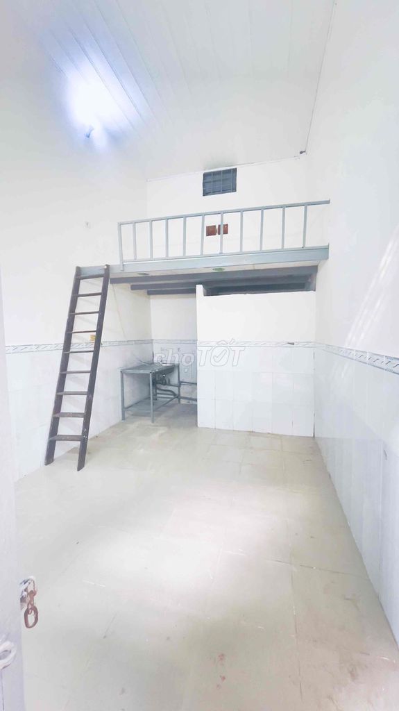cho thuê phòng ngay kdc vạn phúc dt 24m2 giá 3,3 triệu không chung chu