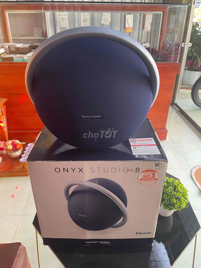 Loa Bluetooth Harman Kardon Onyx Studio 8. Mua bán Tivi, Âm thanh tại Thành phố Bến Tre Bến Tre được đăng bởi Tran Hưng hình 1