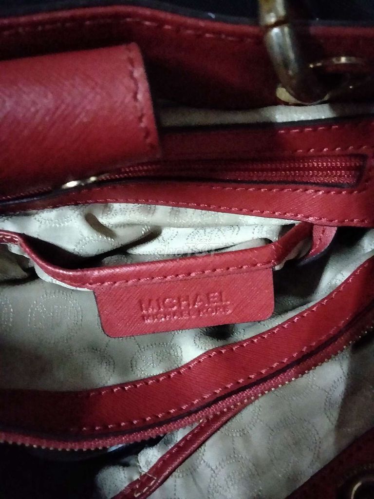 Túi xách nữ Michael kors qua sử dụng. Mua bán Túi xách tại Quận 4 Tp Hồ Chí Minh được đăng bởi Trần Vũ Hưng hình 4