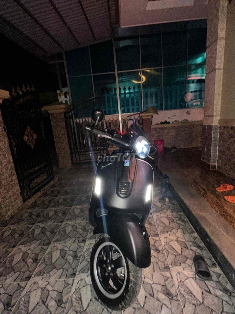 Piaggio Vespa GTS 125cc 2012 черный