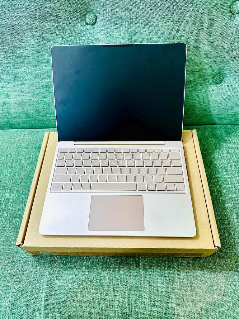 Surface Laptop Go Rose Fullbox