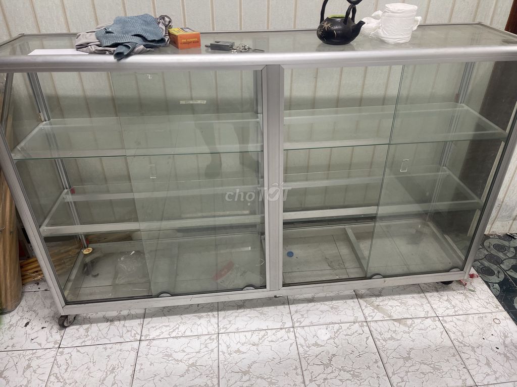 Tủ kính Kính Nhôm Bạc 1m8x1m. Mua bán Tủ, kệ gia đình tại Quận Ba Đình Hà Nội được đăng bởi Nguyễn Nam Anh hình 1