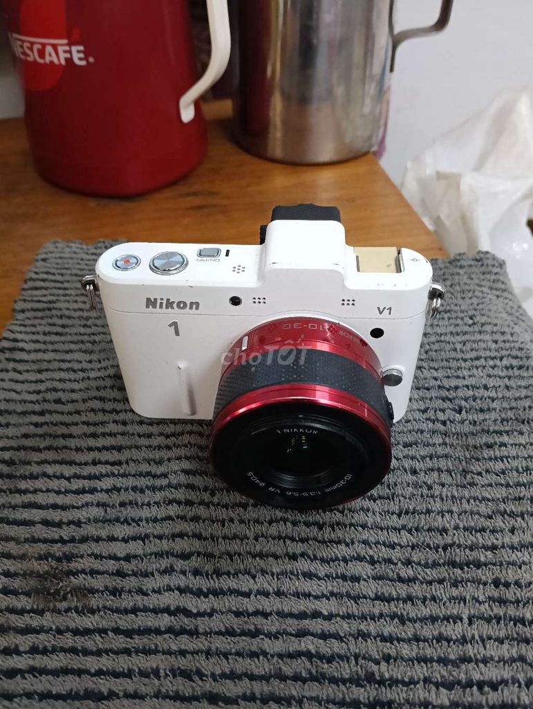 Máy ảnh Nikon V1 Trắng. Mua bán Máy ảnh, Máy quay tại Quận Tân Phú Tp Hồ Chí Minh được đăng bởi Cường hình 1