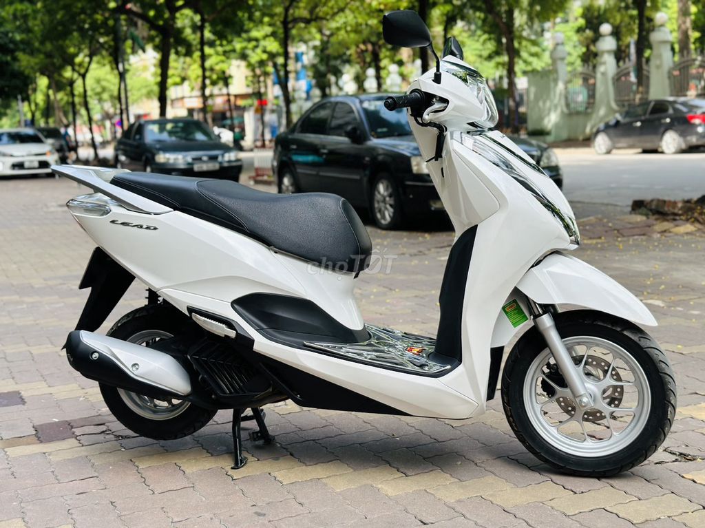 HONDA LEAD 125 TRẮNG ĐÈN NÉT XE GIÁO VIÊN ĐI. Mua bán Xe máy tại Quận Cầu Giấy Hà Nội được đăng bởi TRÍ KIÊN hình 6