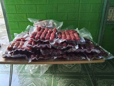 Lạp xưởng thịt heo Đỏ tự nhiên. Mua bán Đồ ăn, thực phẩm và các loại khác tại Thành phố Dĩ An Bình Dương được đăng bởi Bé Nguyễn