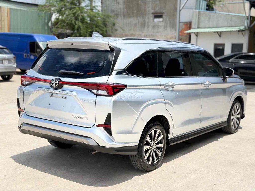 Toyota Veloz Cross 2022 — один владелец, первоначальный взнос 150 млн