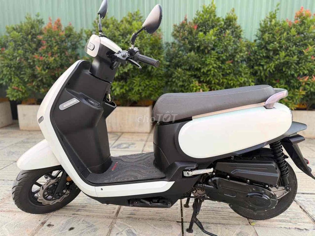 SYM Priti 50cc 2025 Trắng ánh trai ABS LED