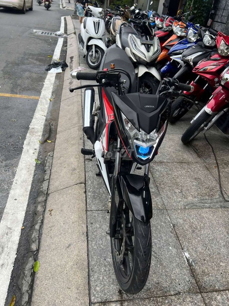 Honda sonic 150 2021 mới 90% bstp chính chủ. Mua bán Xe máy tại Quận Tân Phú Tp Hồ Chí Minh được đăng bởi Tuanduy hình 4
