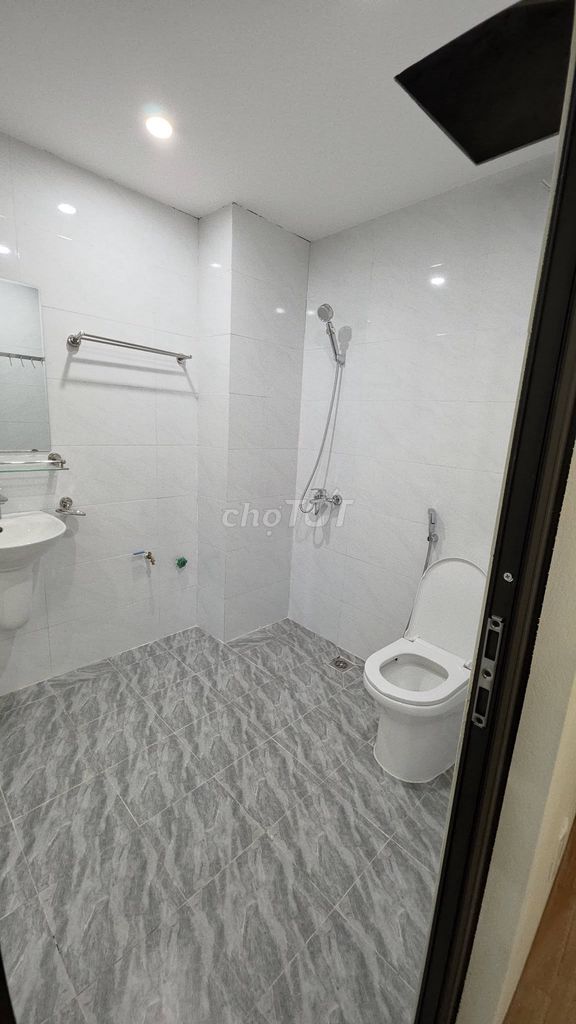 Дом в аренду 50 м2 x 4 этажа, переулок 192 Le Trong Tan, полностью меблированный