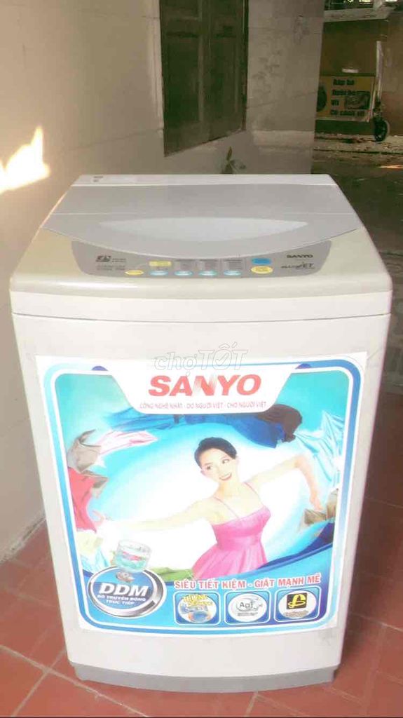 máy giặt sanyo dang dùng tốt chuyển trọ bán