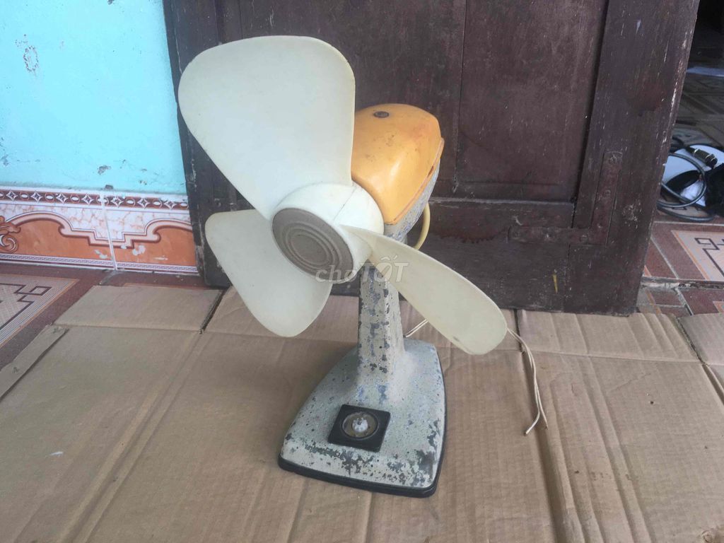 Quạt bàn Kim loại, Nhựa Nga Cổ điển. Mua bán Quạt tại Thị xã Duy Tiên Hà Nam được đăng bởi hinh dieu linh hình 1