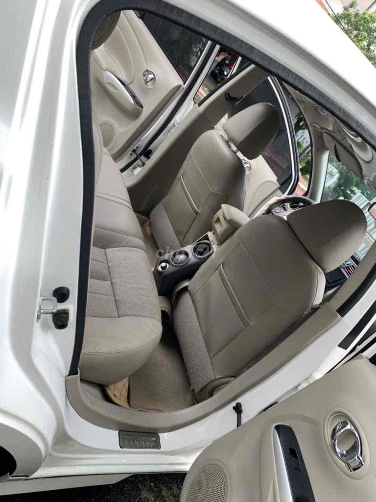 Nissan Sunny XV Premium 2018 75000 km Trắng. Mua bán Ô tô tại Quận 12 Tp Hồ Chí Minh được đăng bởi Bình hình 9