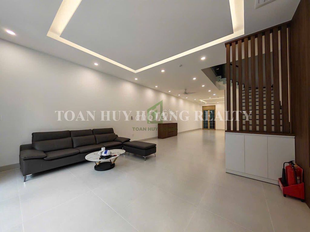 Аренда · 4 комн. · 120 м² · Quận Hải Châu, ул. Đường Hóa Sơn 9