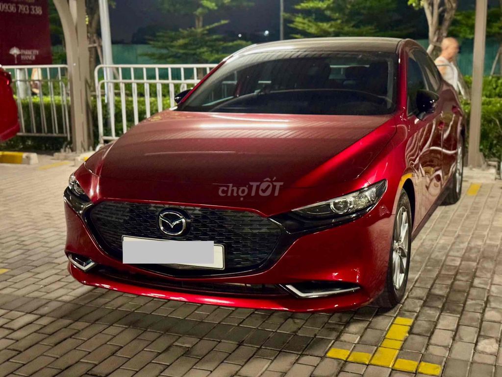 Mazda 3 1.5 Luxury 2023 красный, 40 тыс. км