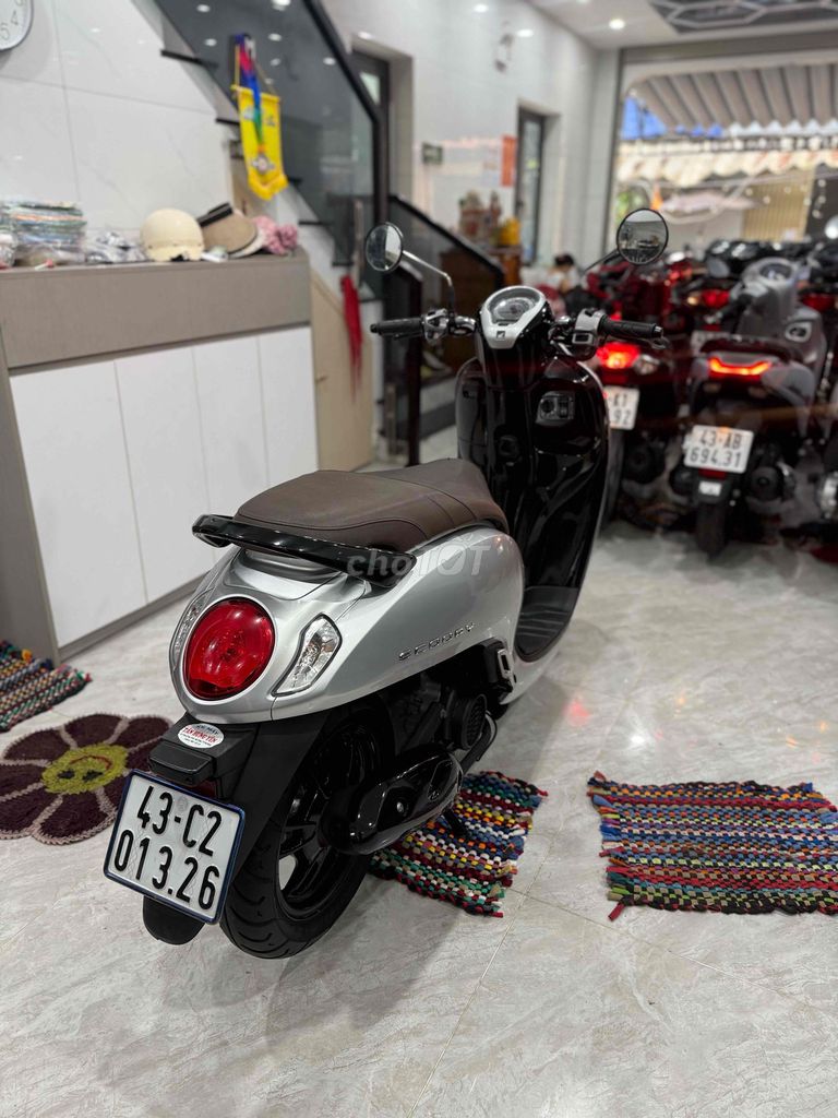 Honda Scoopy 2021 серебристый