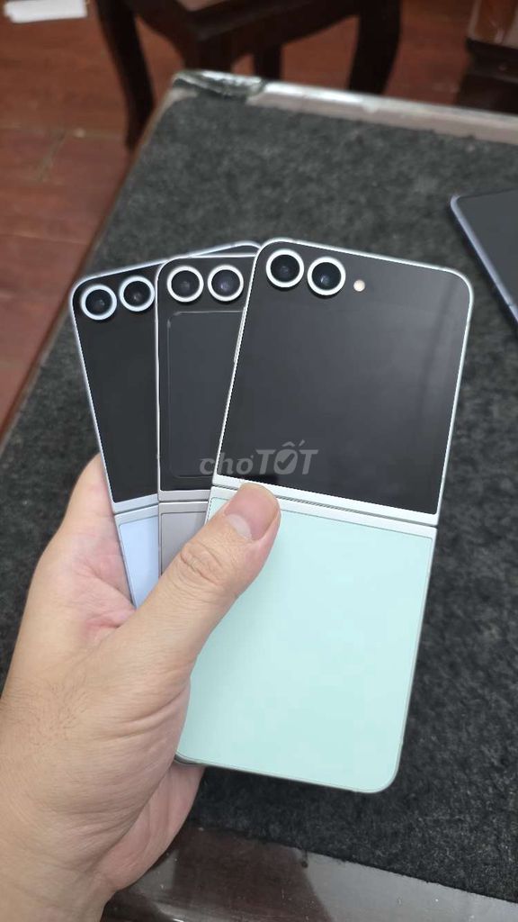 Samsung Galaxy Z Flip6 12GB/256GB Xám. Mua bán Điện thoại tại Quận Thanh Xuân Hà Nội được đăng bởi Shandp thanh xuân hình 1