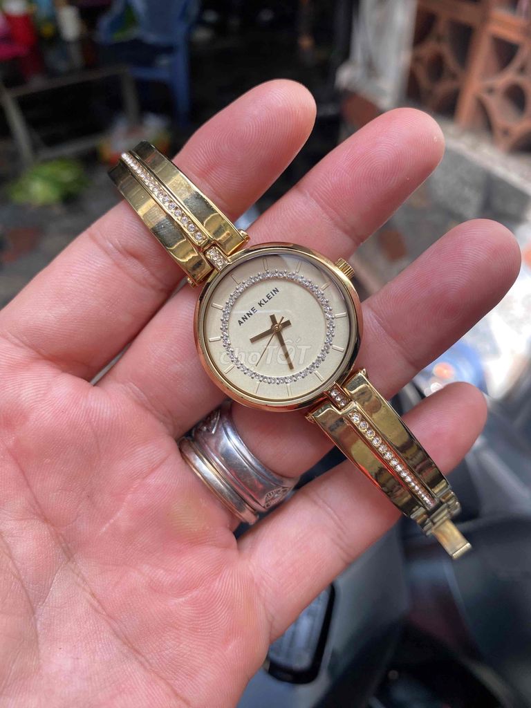 Đồng hồ Anne Klein Nữ mạ vàng. Mua bán Đồng hồ tại Quận Ninh Kiều Cần Thơ được đăng bởi Tất Thành Nhân hình 1