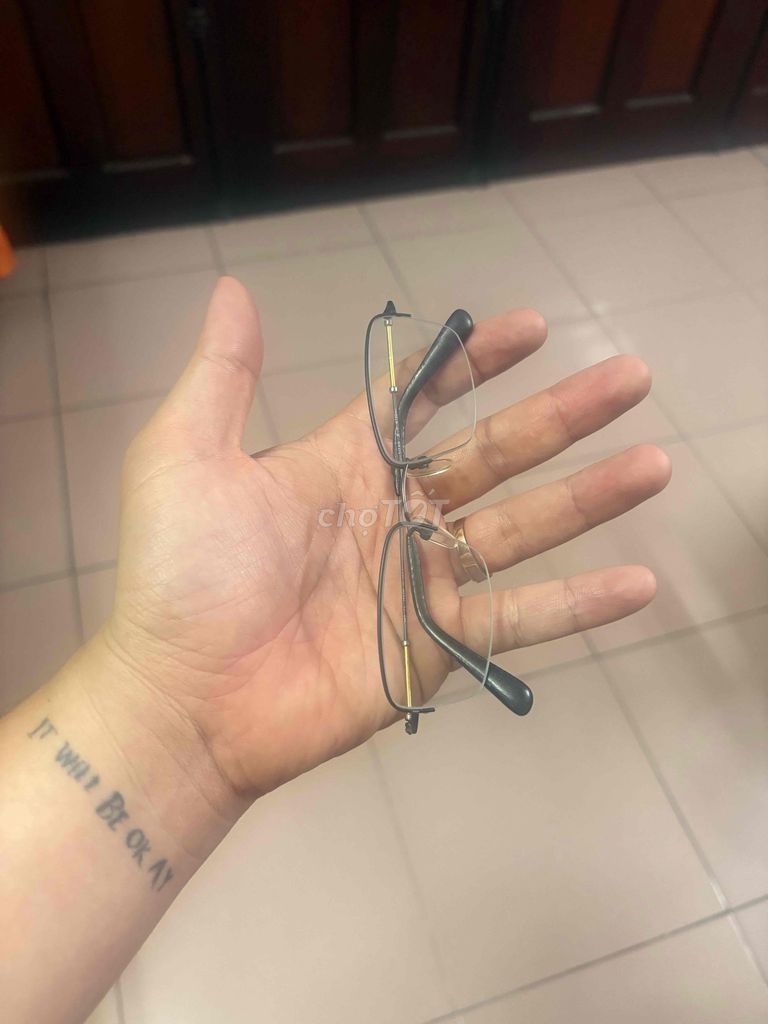 Kính mắt Titan Vàng 18K Nhật Bản. Mua bán Phụ kiện thời trang khác tại Thành phố Thủ Đức Tp Hồ Chí Minh được đăng bởi mua hang tiền triệu xin đừng tiếc 1 cuộc gọi ạ  hình 1