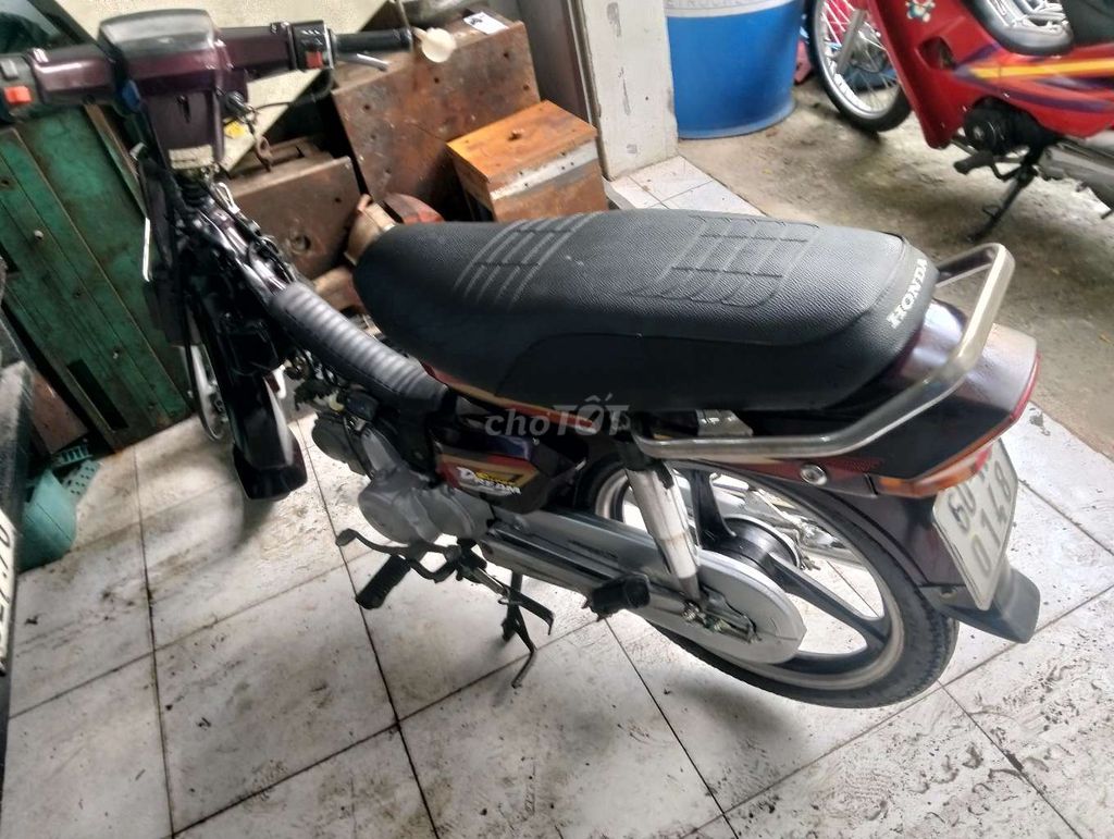 Honda Super Dream 2004 Nâu đỏ. Mua bán Xe máy tại Huyện Hóc Môn Tp Hồ Chí Minh được đăng bởi Nguyễn Quí hình 6