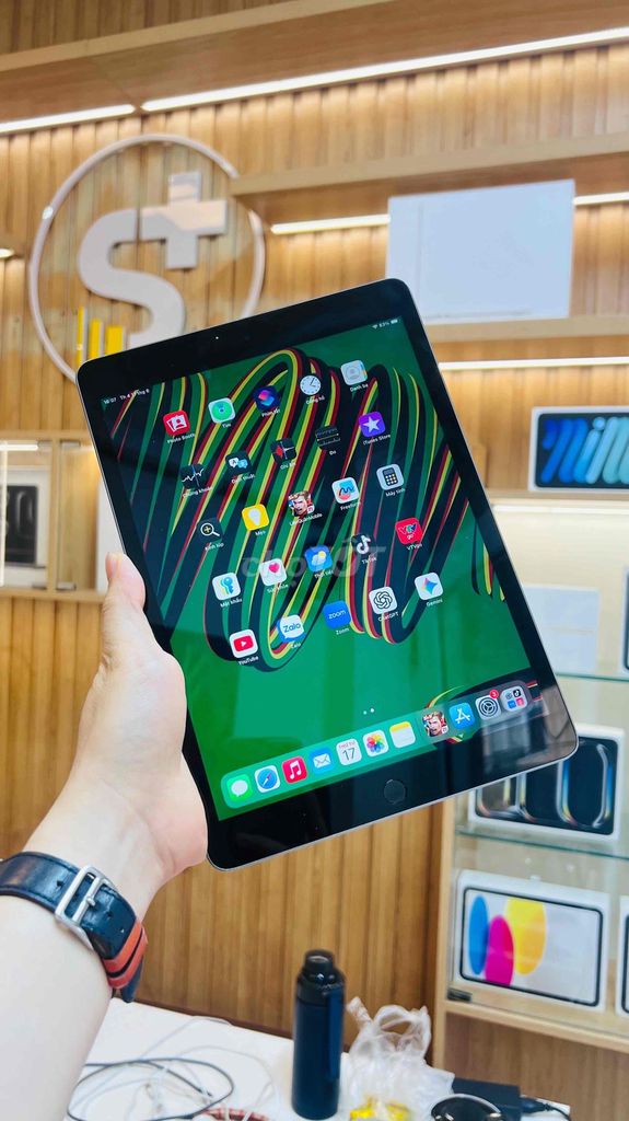 Apple iPad Gen 9 64GB Xám A13. Mua bán Máy tính bảng tại Quận Đống Đa Hà Nội được đăng bởi Danh Huy hình 1