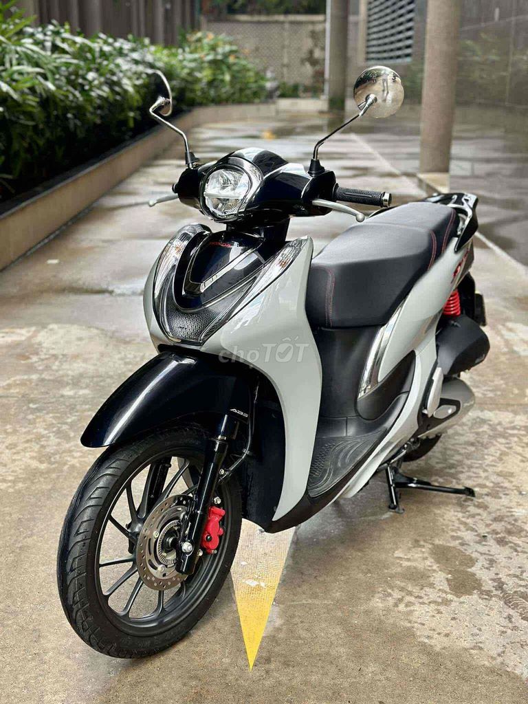 Honda SH mode , Bản Đặt Biệt , Chính Chủ Sang Tên. Mua bán Xe máy tại Quận Phú Nhuận Tp Hồ Chí Minh được đăng bởi Long hình 1