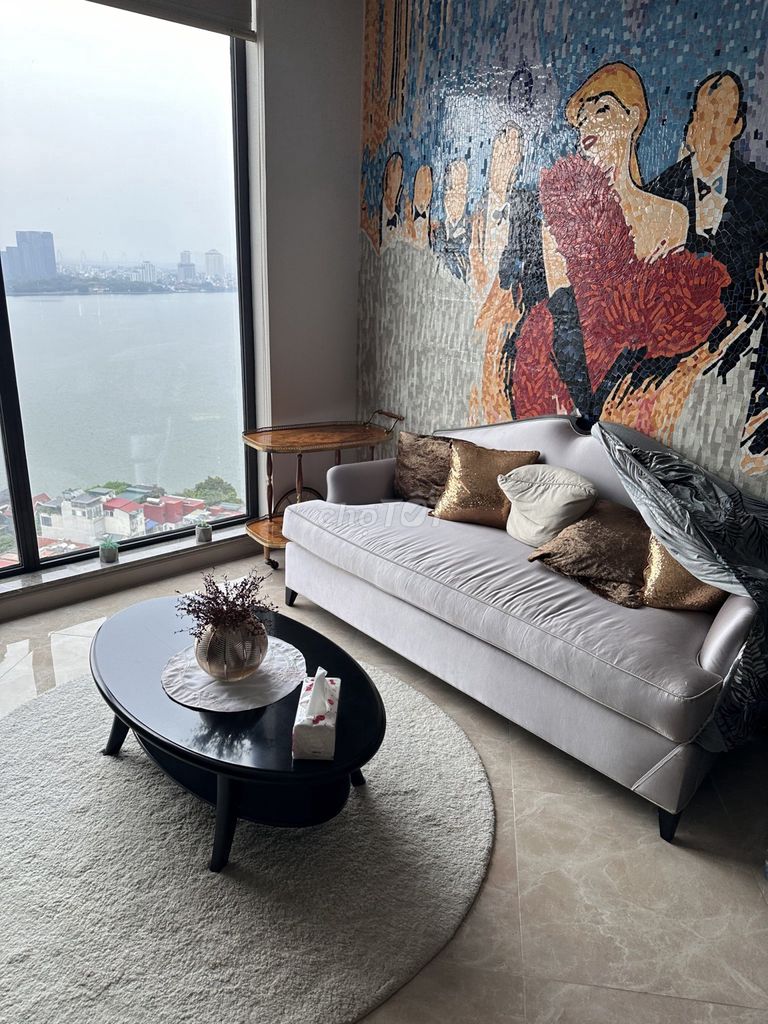 Cho thuê căn hộ 1PN view Hồ Tây - Sungrand City 69b Thụy Khuê