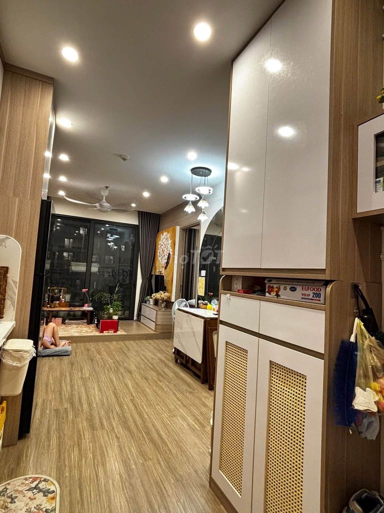 Продам 2-комнатную полностью меблированную квартиру Vinhomes Smart City 55 м2