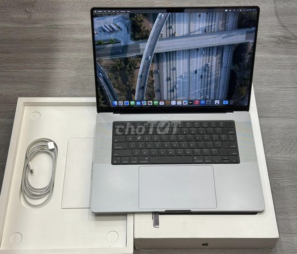 Macbook pro 16 inch M1 pro 16G / 512G 98% giá tốt