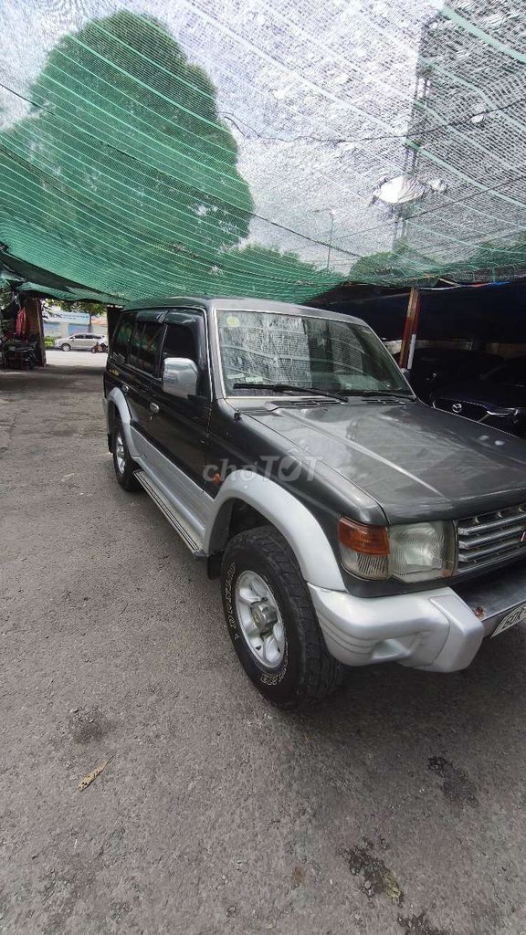 Mitsubishi Pajero V43 1998 Xám
