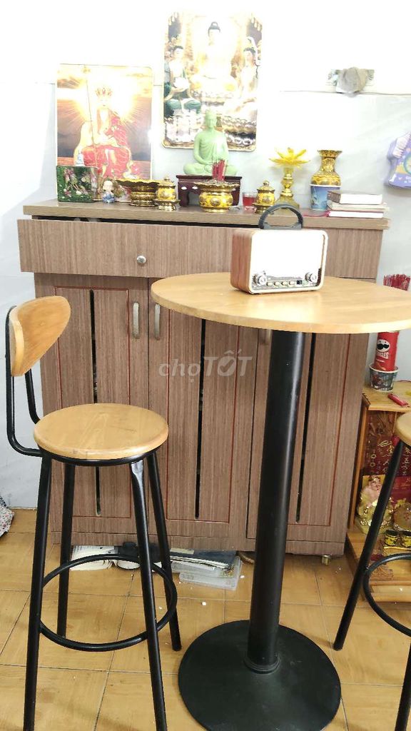 Bộ bàn ghế quầy bar Gỗ, Kim loại. Mua bán Bàn ghế tại Quận Gò Vấp Tp Hồ Chí Minh được đăng bởi Anh Tú hình 1