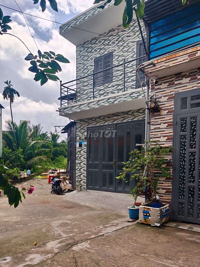 Nhà mới đẹp, (4×8m), trệt, 1 lầu, 2PN, đường rộng Thạnh Xuân 24, Q12