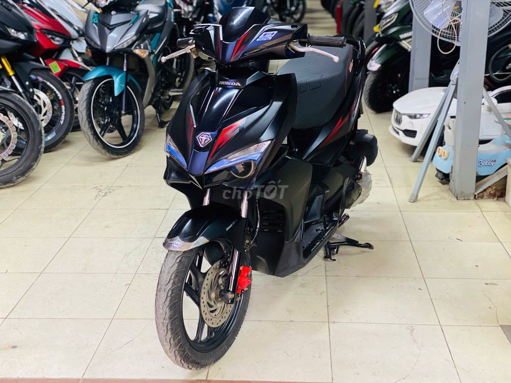 XE MÁY THỊNH PHÁT - AIR BLADE125 ĐEN NHÁM ĐỘ ĐÈN. Mua bán Xe máy tại Quận Nam Từ Liêm Hà Nội được đăng bởi XE MÁY THỊNH PHÁT XE LƯỚT GIÁ RẺ hình 5