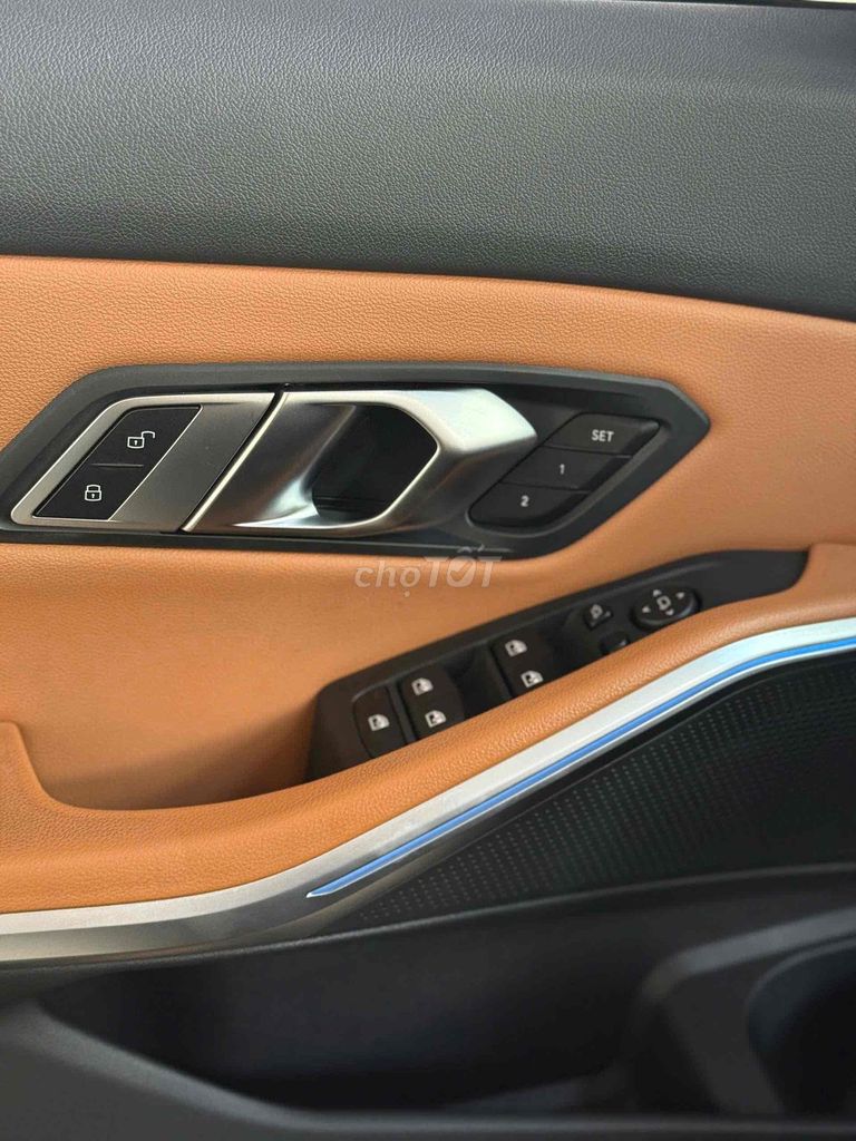 BMW 3 Series 2023 320i Sport Line. Mua bán Ô tô tại Quận Tân Bình Tp Hồ Chí Minh được đăng bởi GREENWAY AUTO hình 14