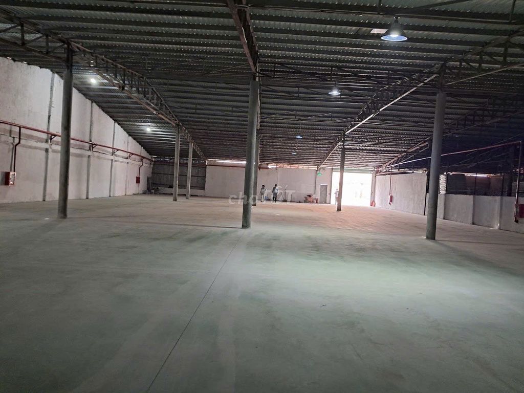 Cho thuê kho 2200m2 và 2300m2 sạch đẹp giá tốt tại Bình Tân