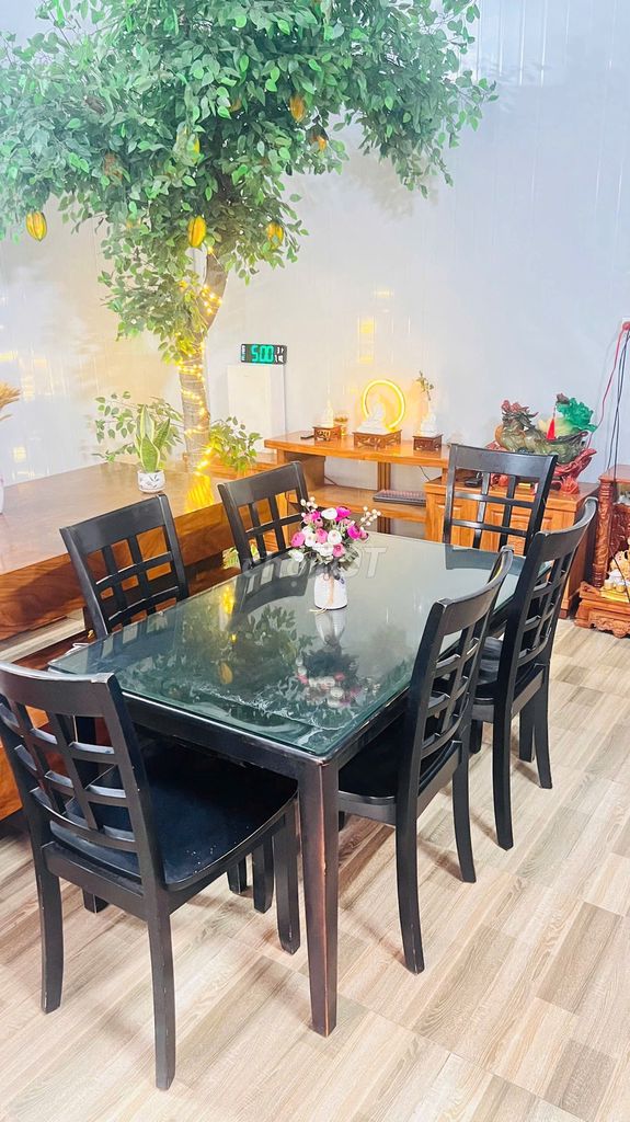 Bộ bàn ăn Gỗ tự nhiên Đen 6 ghế Kính. Mua bán Bàn ghế tại Thành phố Biên Hòa Đồng Nai được đăng bởi Quỳnh hình 1