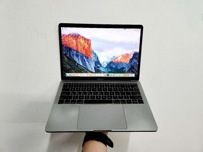 Bán gấp Macbook Pro 2017 - 256GB chống cháy