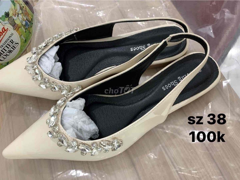 Giày cao gót Nữ Kem size 38. Mua bán Giày dép tại Thành phố Đồng Xoài Bình Phước được đăng bởi Thuỳ Trang hình 1
