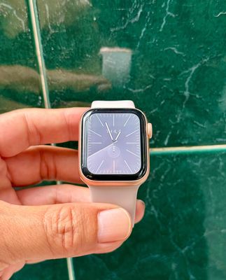 Apple Watch Sr 4/40 Nhôm Ross Gold GPS. Mua bán Thiết bị đeo thông minh tại Quận 11 Tp Hồ Chí Minh được đăng bởi Nguyễn Khương