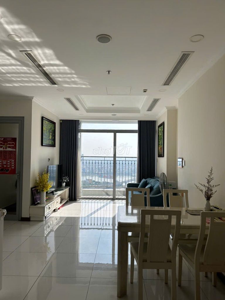Bán căn hộ 2pn Vinhome, view thoáng, lầu cao, diện tích lớn