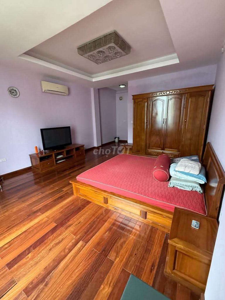 Продается таунхаус Vu Pham Cau Giay площадью 72 м², 7 этажей, лифт, KD, 79 миллиардов долларов