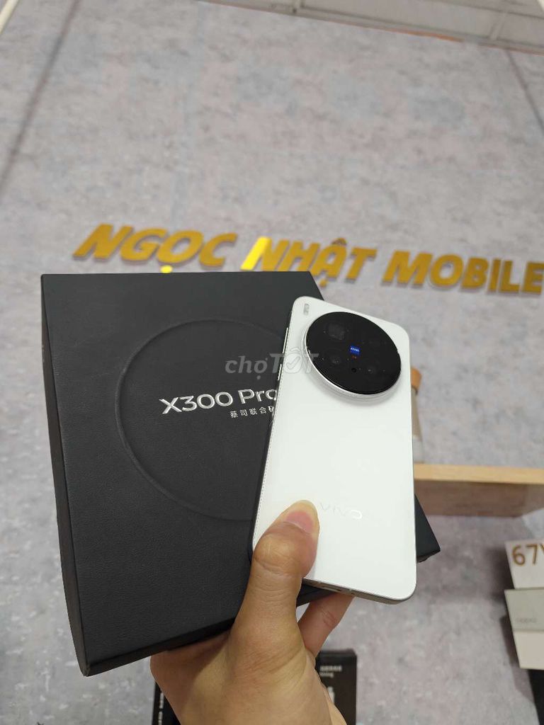 Vivo X300 Pro (12/256) FullBox Camera VIP. Mua bán Điện thoại tại Thành phố Buôn Ma Thuột Đắk Lắk được đăng bởi Nguyễn Ngọc Nhật hình 1