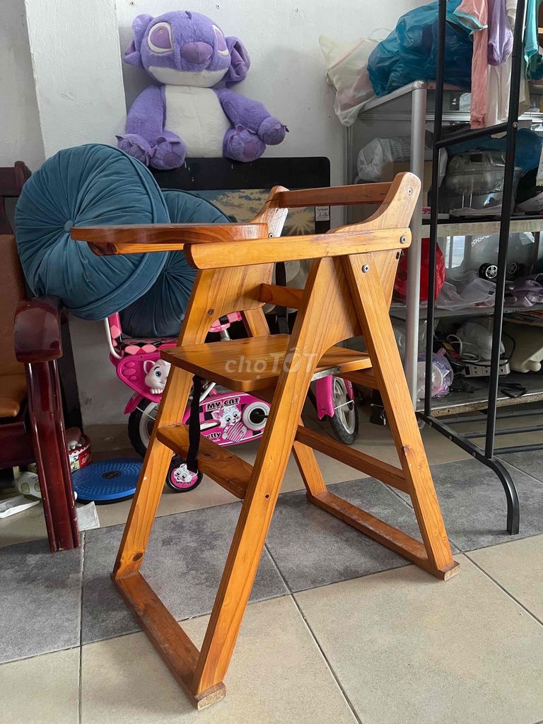 Ghế ăn dặm Gỗ cho bé có dây an toàn. Mua bán Mẹ và bé tại Quận Thanh Khê Đà Nẵng được đăng bởi Uyển Nhi hình 1