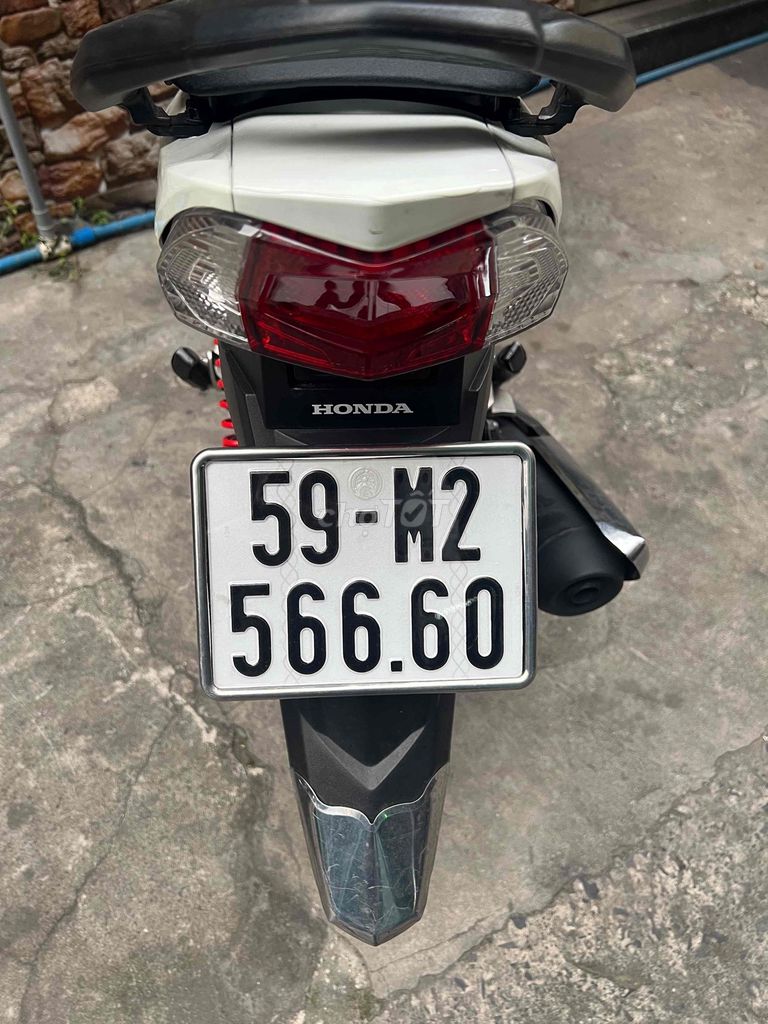 Honda Blade Race Trắng 55072 km. Mua bán Xe máy tại Quận 10 Tp Hồ Chí Minh được đăng bởi Khánh  hình 2