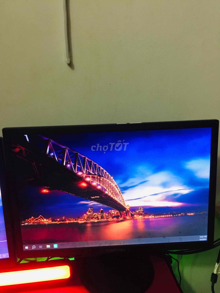 Màn hình StartView 19 inch cũ xài tốt kèm chân