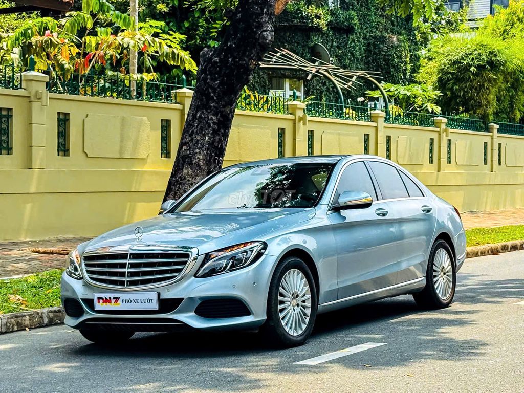 Эксклюзивный Mercedes C250 2015, серебристый, 55 000 миль