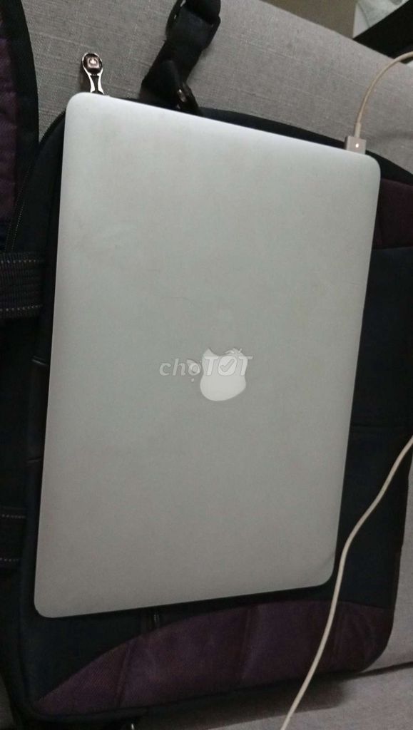 Apple Macbook Air 2012 Core i5 Bạc Chai pin. Mua bán Laptop tại Huyện Cần Giuộc Long An được đăng bởi Duy Thông hình 1