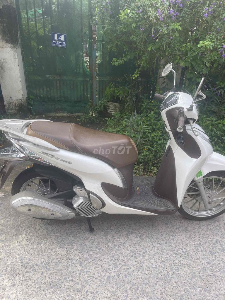 SH Mode 125 ABS 2023 - Xe Nữ Chạy  , Đẹp Nh. Mua bán Xe máy tại Thành phố Thủ Đức Tp Hồ Chí Minh được đăng bởi Thanh Trung hình 3