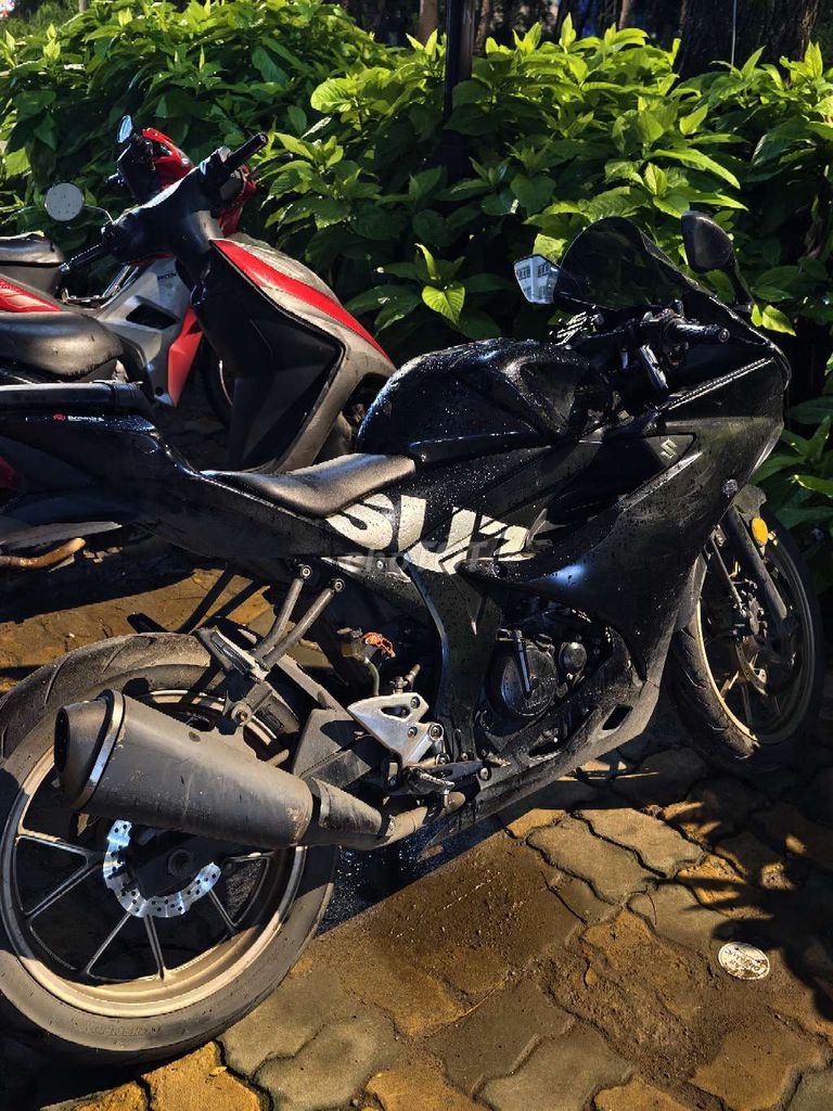 SUZUKI GSX R150 Продажа или обмен автомобиля