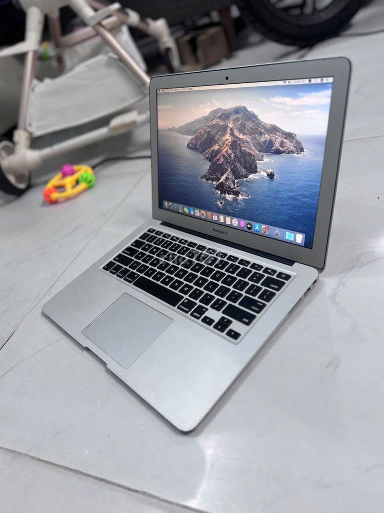 Apple Macbook Air i7 13.3 inch 8GB/128GB. Mua bán Laptop tại Quận Gò Vấp Tp Hồ Chí Minh được đăng bởi Hitech Store  hình 1